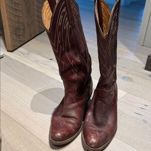 VINTAGE FRYE COWBOY BOOTS!!